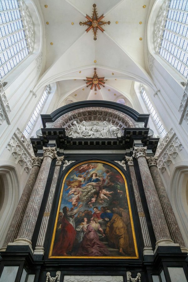Quels sont les thèmes récurrents dans les peintures de Rubens ?